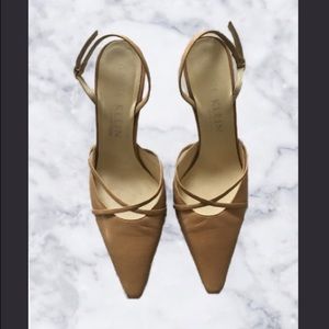 Gorgeous Anne Klein Nude Slingback Pumps